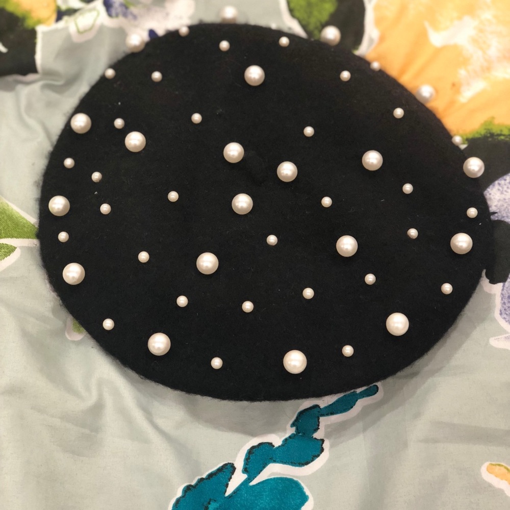 NWOT black pearl Hat